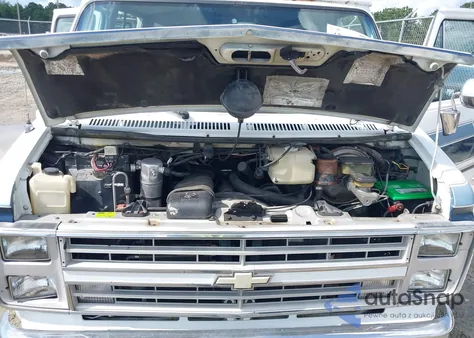 1988 Chevrolet G20 из США, поврежденный, VIN 2GCEG25K4J4112747